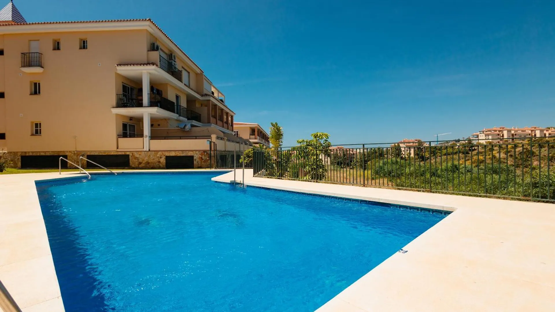Apartment Cozy Apartment, With Sea Views, Large Private Terrace, Close To The Beach, El Faro, Mijas